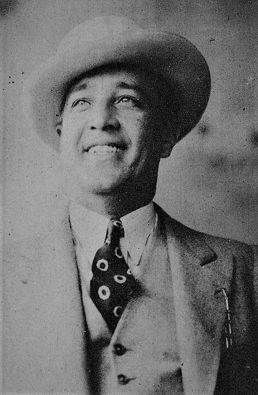 Justo «Don» Azpiazu. Foto publicada por el Diario de la Marina el 28 de abril de 1933. Hombre con sombrero