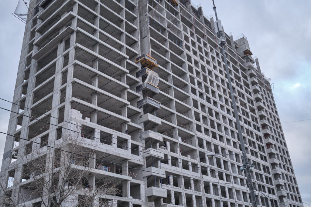 Edificio en construcción en la ciudad de Moscú. Los cubanos que trabajan en este tipo de obras